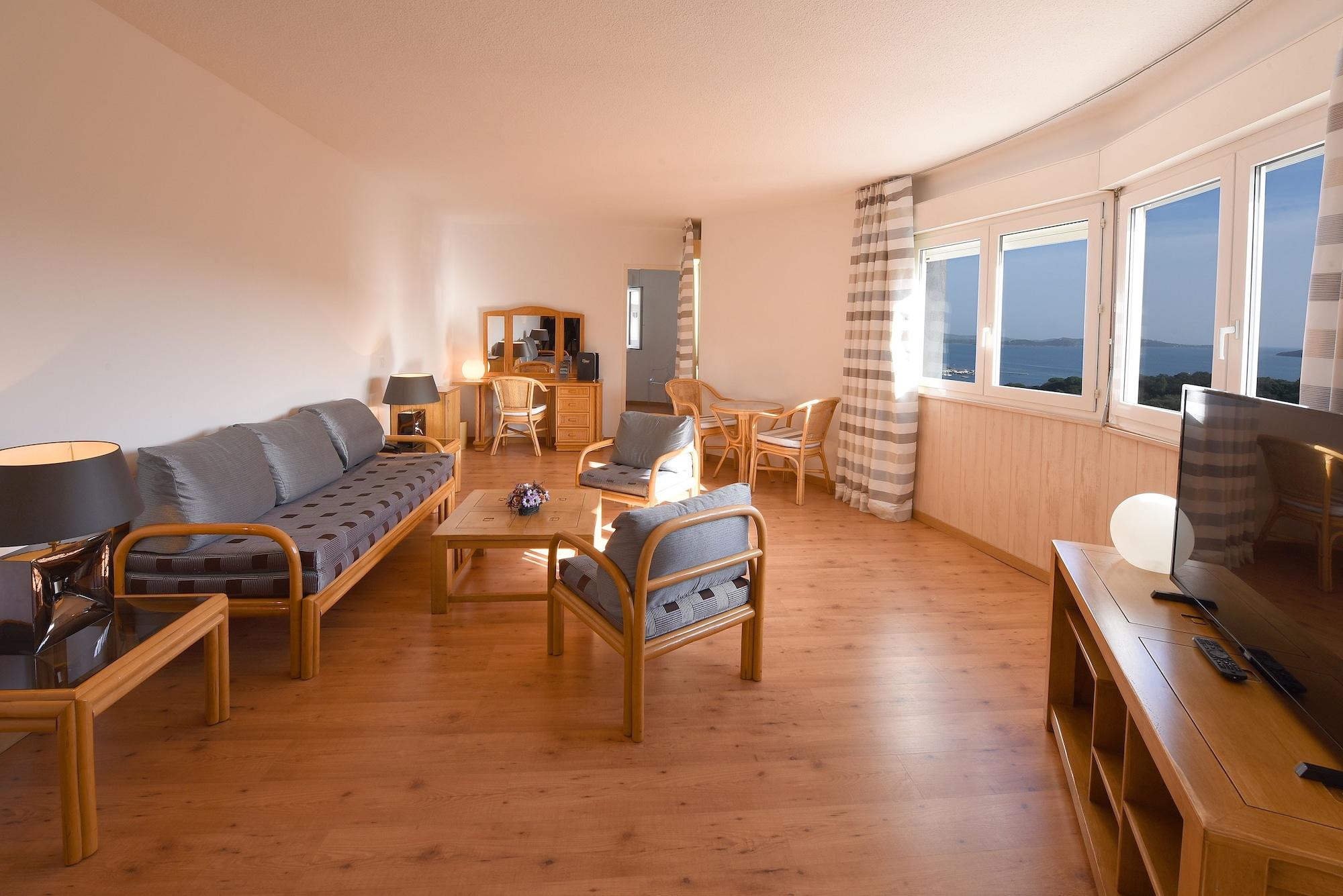 Hotel Le Tilbury Porto-Vecchio  Exterior photo